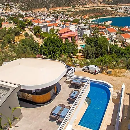 Hotel Saray *