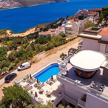 Saray Kalkan