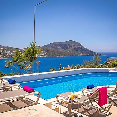 Saray Kalkan